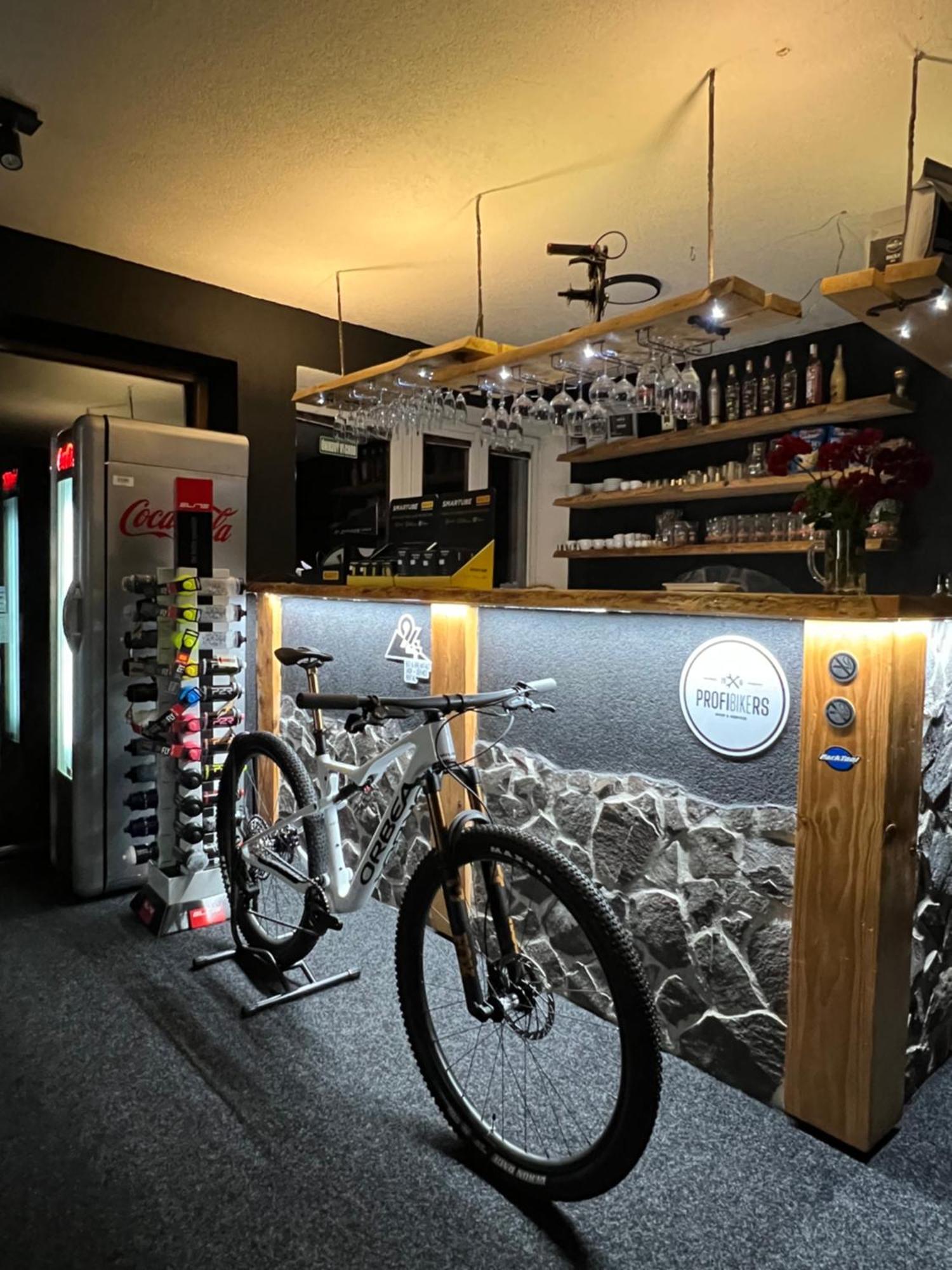 Bystra 94 Profibikers Hotel Buitenkant foto